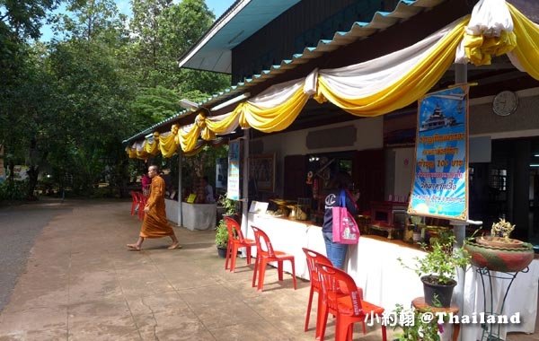 泰國廊開府Wat Pha Tak Suea Nong Khai佛寺.jpg