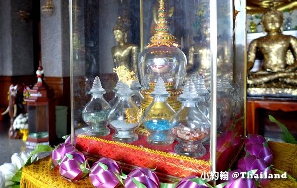 泰國廊開府Wat Pha Tak Suea Nong Khai佛寺舍利子.jpg