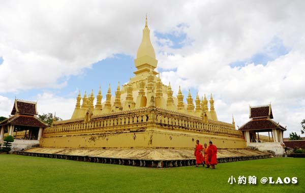 Pha That Luang Stupa Vientiane Laos塔鑾寺2.jpg