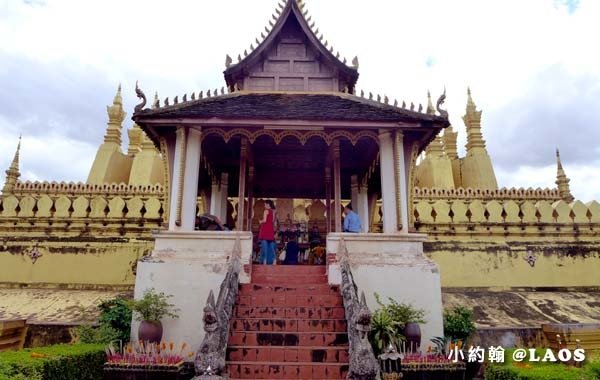 Pha That Luang Stupa Vientiane Laos塔鑾寺5.jpg