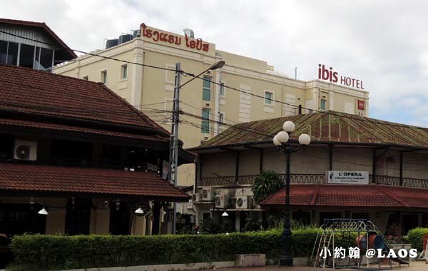 Ibis Vientiane Nam Phu Hotel2.jpg