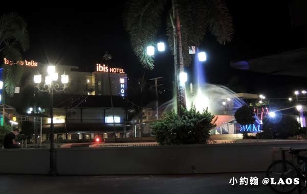 Ibis Vientiane Nam Phu Hotel.jpg