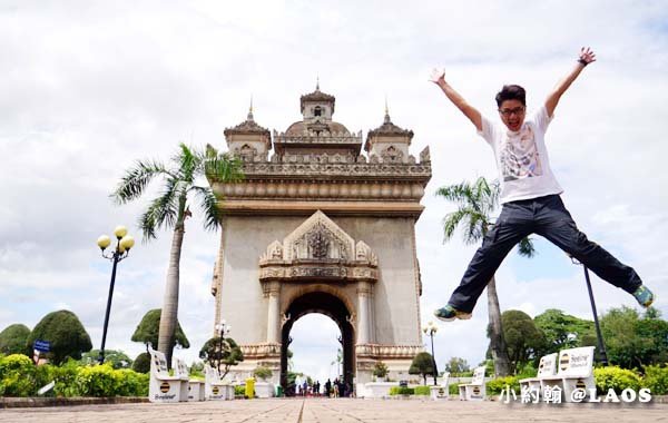 Patuxay Victory Monument Patuxai LAOS凱旋門.jpg