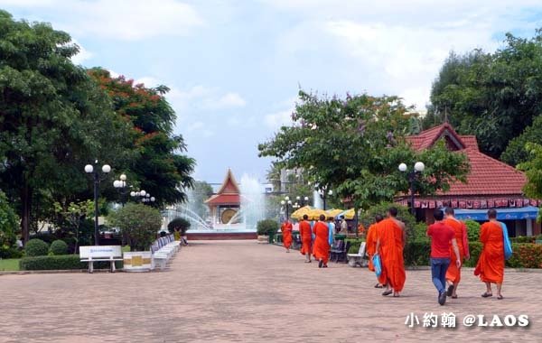 Patuxay Victory Monument Patuxai park凱旋公園.jpg