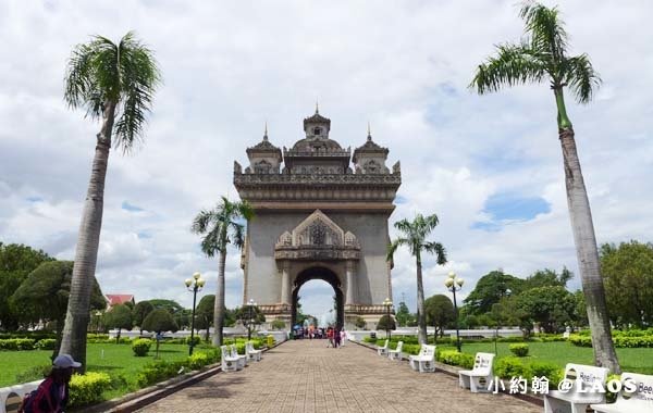 Patuxay Victory Monument Patuxai LAOS凱旋門14.jpg