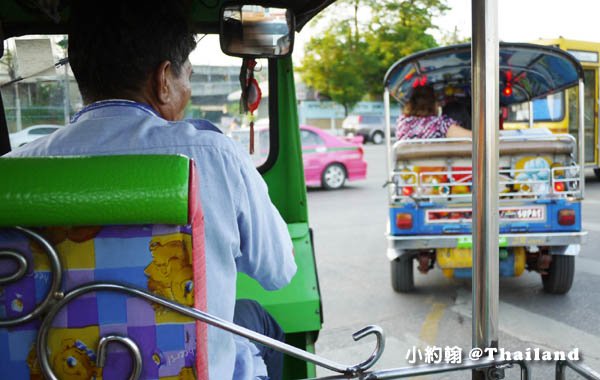 tuk tuk Northern Mo Chit 2 Bus Terminal.jpg