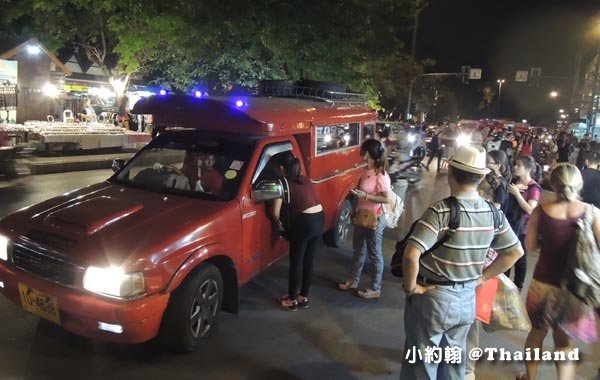 Chiangmai WuaLai Walking Street Night Market.jpg