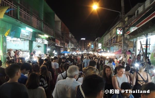 Chiangmai WuaLai Walking Street Night Market2.jpg