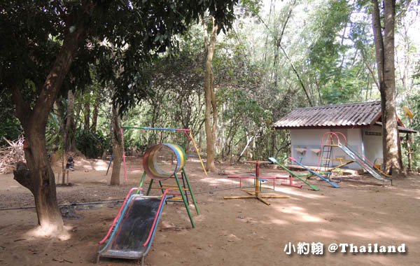 Mon Tribal Village Kanchanaburi森林小學2.jpg