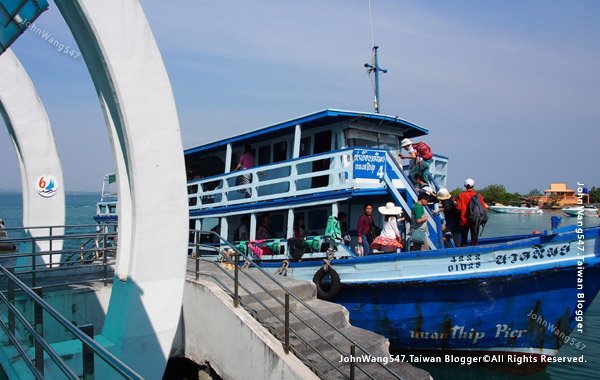 NuanThip Pier boat to Koh Samet Big boat3.jpg