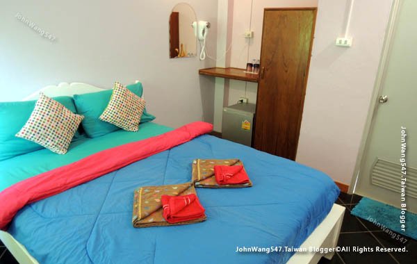 Baan Rom Talay samed guesthouse room.jpg