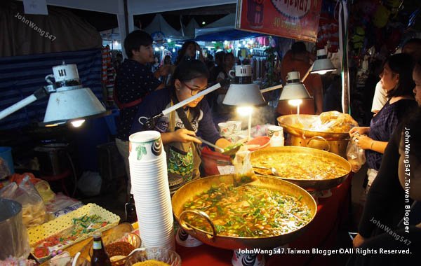 Rayong Banphe night market8.jpg