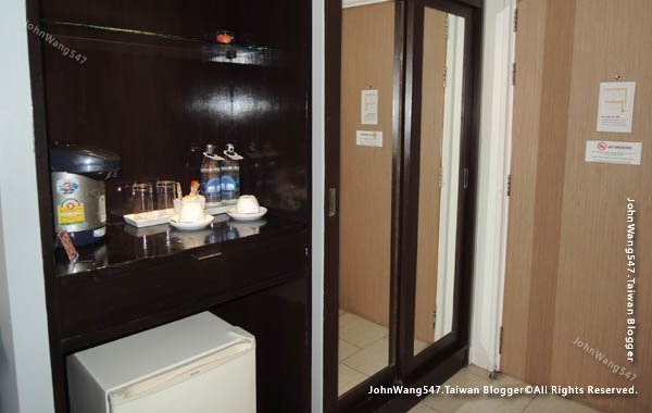 HOTEL de BANGKOK曼谷平價飯店room2.jpg