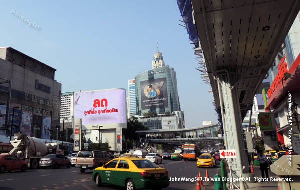 曼谷奇隆站水門市場天橋Big C CentralWorld2.jpg