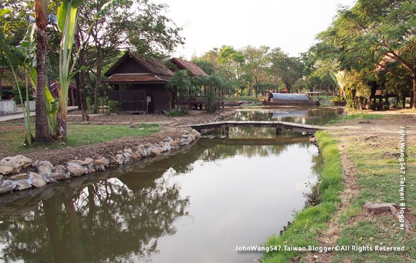 Ancient City-The Floating Market.jpg