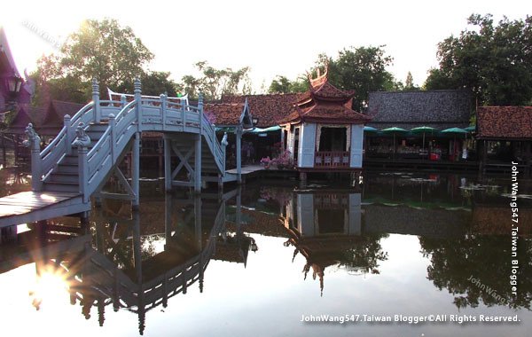 Ancient City-The Floating Market1.jpg