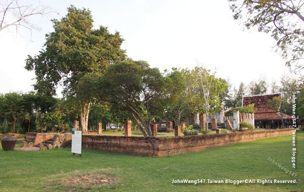 Ancient City-Noen Prasat, Sukhothai.jpg