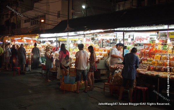 Chiang Mai Night Bazaar-Anusarn Market3.jpg