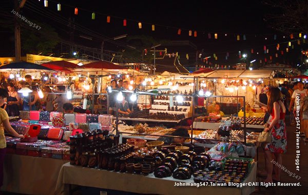 Chiang Mai Night Bazaar-Anusarn Market10.jpg