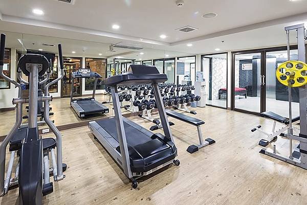 Bangkok Aspen Suites Sukhumvit 2 hotel gym.jpg