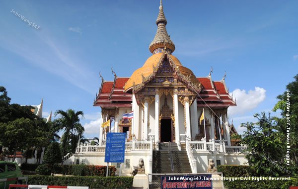 Wat Chai Mongkron Pattaya.jpg