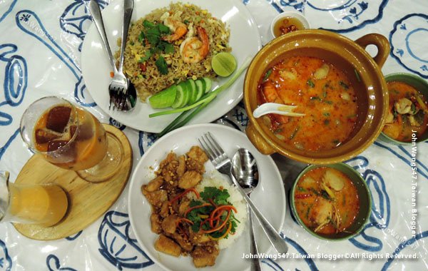 Let&apos;s Eat at Sea Pattaya seafood.jpg