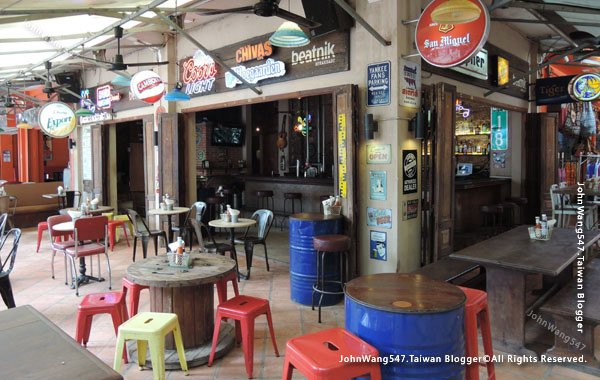 Angkor Siem Reap Market restaurant bar.jpg