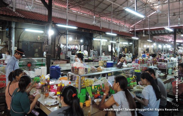 Angkor Siem Reap Market food park.jpg