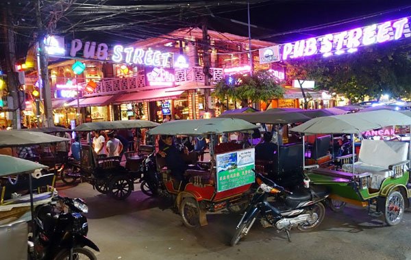 Siem Reap Night Market pub street.jpg