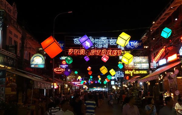 Siem Reap Night Market pub street2.jpg