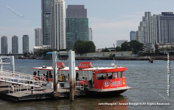 Bangkok River City mall ferry.jpg