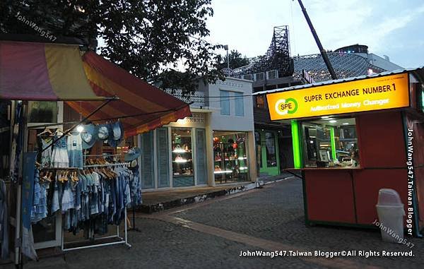 Super Rich Nimman Think park2.jpg