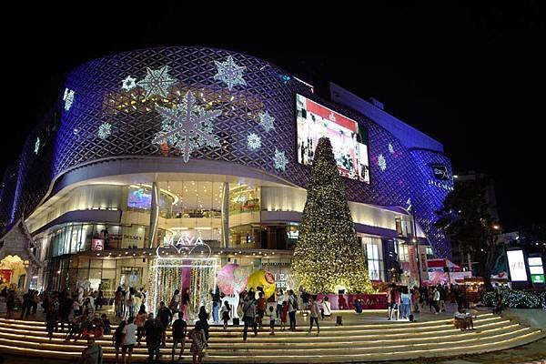MAYA Chiang Mai Christmas new year.jpg