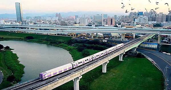 Taoyuan Airport Metro.jpg