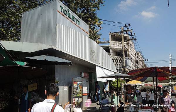 Chatuchak market Toilet1