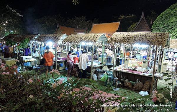 Ayutthaya World Wai Kru Muay Thai night market6.jpg