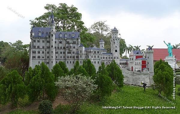 Neuschwanstein Castle Mini Siam Pattaya.jpg