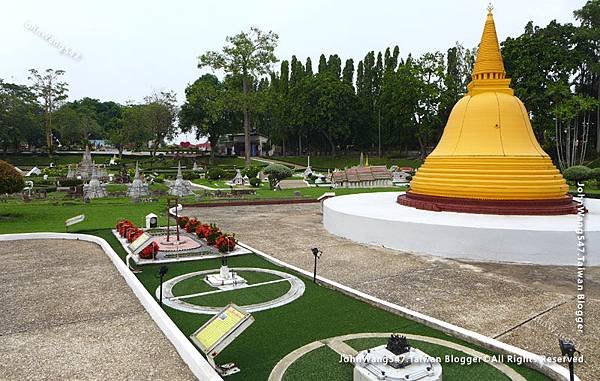 Mini Siam Pattaya-Phra Pathom Chedi佛統大塔.jpg