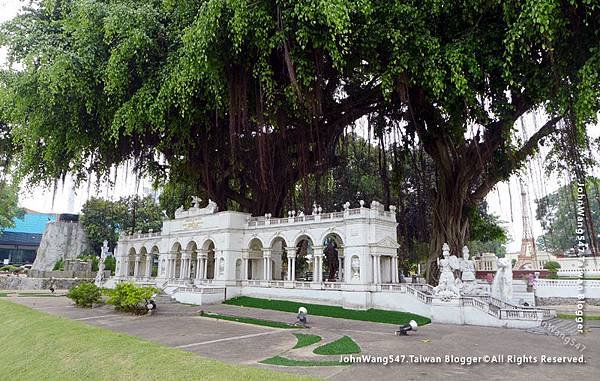 The Gloriette Mini Siam Pattaya.jpg