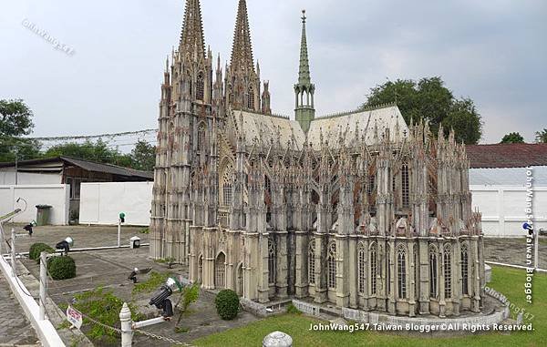 Cologne Cathedral Mini Siam Pattaya.jpg