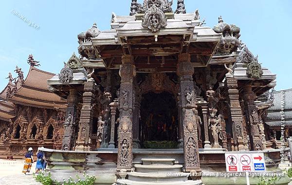 Sanctuary of Truth Pattaya.jpg