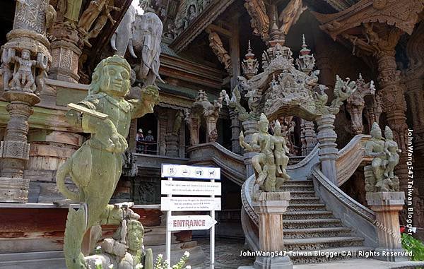 Sanctuary of Truth Pattaya wood temple7.jpg