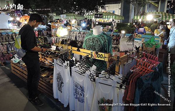 Central Marina Pattaya Night Market3.jpg