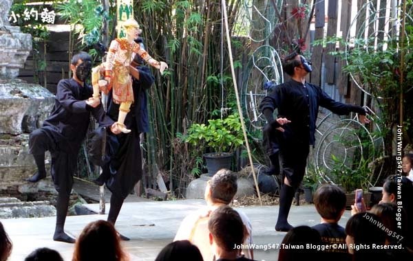 Baan Silapin Artist&apos;s House Thai puppet show.jpg