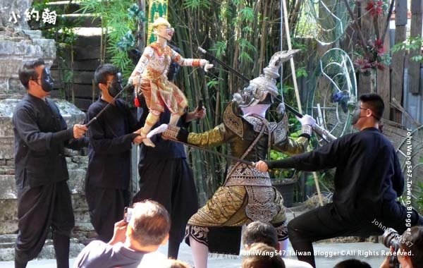 Baan Silapin Artist&apos;s House Thai puppet show2.jpg