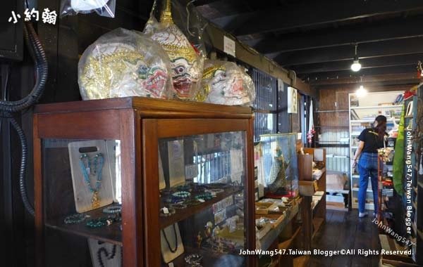 Baan Silapin Artist&apos;s House gift shop2.jpg