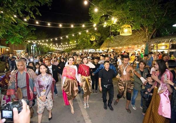 Ayutthaya Night Market3.jpg