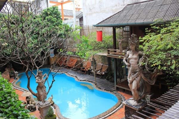 Villa Cha-Cha Banglumphu Hotel pool2.jpg