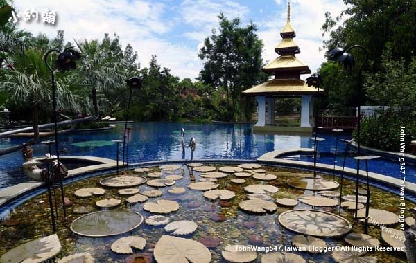 Dhara Dhevi Hotel pool Chiang Mai.jpg