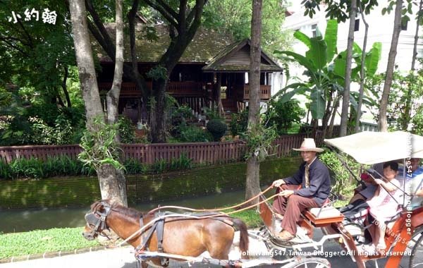 Dhara Dhevi Hotel horse cart.jpg